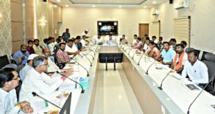 सॉलिड वेस्ट मेनेजमेंट में जनप्रतिनिधियों की भूमिका एवं दायित्व पर उन्हें दिया गया प्रजेन्टेशन, उद्योग मंत्री लखनलाल देवांगन की रही गरिमामयी उपस्थिति एवं महापौर रहे उपस्थित….