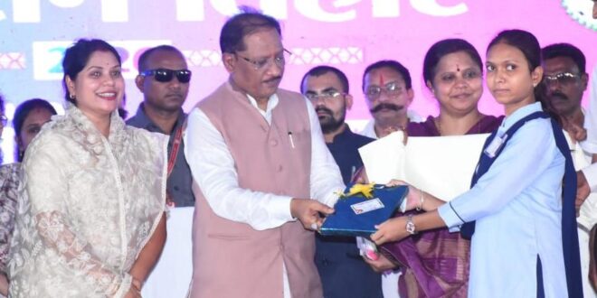 ग्रामीण अंचल की बेटी बनी प्रेरणा: मुख्यमंत्री विष्णुदेव साय ने सराहा उत्कृष्ट प्रदर्शन…