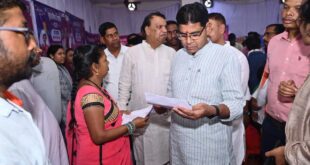 सुशासन की मिसाल : आवेदन देने पहुँची महिला को मौके पर ही मिली डिजिटल किसान किताब: मंत्री टंक राम वर्मा….