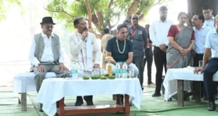 ग्राम कुशहा की चौपाल में मुख्यमंत्री विष्णु देव साय ने सुनी ग्रामीणों की समस्याएं, तेंदू, सतालू, चार और लीची का लिया स्वाद, पेयजल समस्याओं के त्वरित समाधान के दिए निर्दे…..
