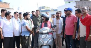 स्कूटी पर निकले उप मुख्यमंत्री अरुण साव, नगर भ्रमण कर विकास कार्यों का लिया जायजा….