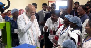 केंद्रीय गृहमंत्री अमित शाह ने चखा बस्तर की इमली का स्वाद बोले यहां की इमली का स्वाद खट्टा नहीं बल्कि मीठा…
