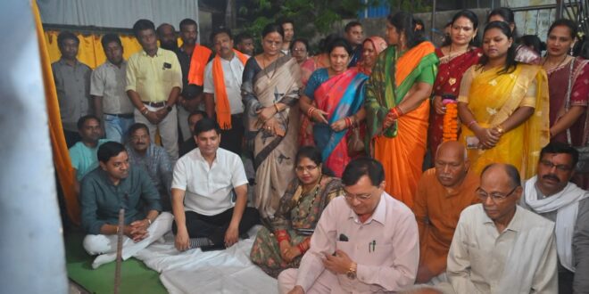 उद्योग मंत्री लखनलाल देवांगन ने विभिन्न वार्डों में 1.80 करोड़ के विकास कार्यों का किया भूमिपूजन और लोकार्पण….