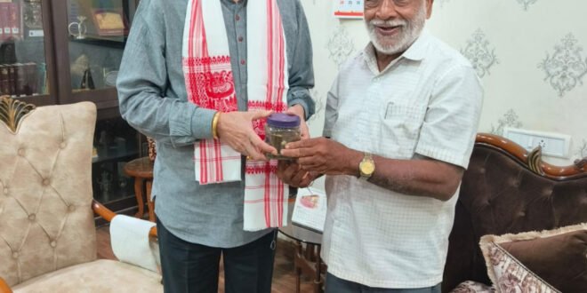 ’छत्तीसगढ़ चाय व्यापारी संघ के उपाध्यक्ष ने की राज्यपाल रमेन डेका से सौजन्य भेंट’….