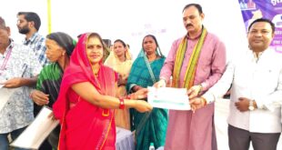मझौली शिविर में सविता को मौके पर मिला आयुष्मान कार्ड, ग्रामीणों की समस्याओं का हुआ त्वरित निराकरणस्वास्थ्य मंत्री श्याम बिहारी जायसवाल ने अपने हाथों से सौंपा आयुष्मान कार्ड…..