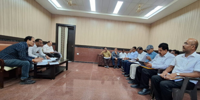 लोक निर्माण विभाग के सचिव ने सड़कों का काम देखा, अधिकारियों की बैठक लेकर काम में तेजी लाने के दिए निर्देश, कहा गुणवत्ता और समय-सीमा में पूर्णता सर्वाेच्च प्राथमिकता….