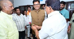जशपुर सर्किट हाउस में वित्त मंत्री ओपी चौधरी से जनप्रतिनिधियों और क्षेत्रवासियों ने की आत्मीय मुलाकात, स्थानीय विकास, जनसुविधाओं के विस्तार और क्षेत्रीय मुद्दों पर हुई सकारात्मक चर्चा….