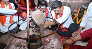 उप मुख्यमंत्री विजय शर्मा, वन मंत्री केदार कश्यप एवं सांसद संतोष पाण्डेय ने भोरमदेव मंदिर में की पूजा-अर्चना, भोरमदेव कॉरिडोर निर्माण कार्यों का किया अवलोकन, दिए आवश्यक दिशा-निर्देश….