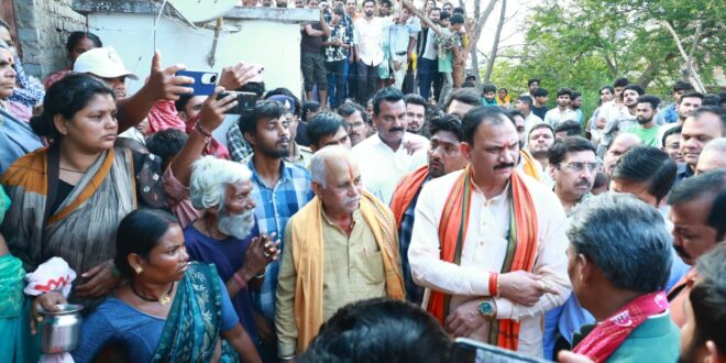 गैस सिलेंडर विस्फोट में 4 की मौत, स्वास्थ्य मंत्री श्याम बिहारी जायसवाल ने परिजनों से मिलकर जताया शोक…..