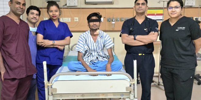 10 साल से खाँसी में खून की समस्या झेल रहे युवक को अम्बेडकर अस्पताल में मिली नई जिंदगी, इमरजेंसी में सफल लोबेक्टॉमी सर्जरी, फेफड़े का संक्रमित हिस्सा काटकर निकाला, बीमारी से दी राहत….