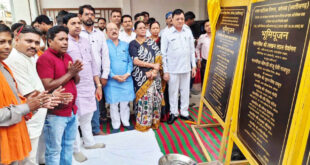 निगम के विभिन्न वार्डो को मिली 04 करोड़ 85 लाख रू. के विकास कार्यो की सौगात: उद्योग मंत्री लखनलाल देवांगन व महापौर श्रीमती राजपूत ने किया 03 करोड़ 75 लाख रू. के विकास कार्यो का भूमिपूजन एवं 01 करोड़ 10 लाख रू. के कार्य का किया लोकार्पण….