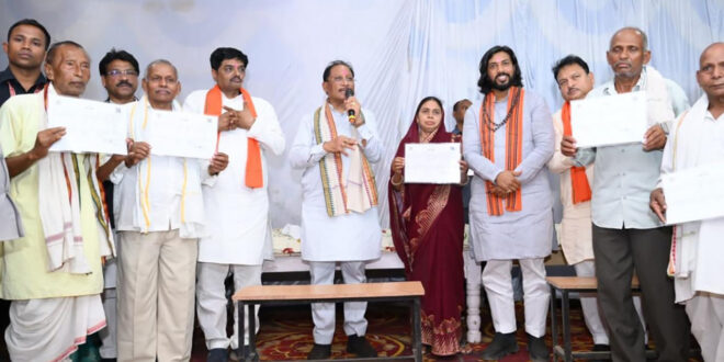 स्वामित्व से संपत्ति का अधिकार, बिहान से आत्मनिर्भरता की राह : कोसरंगी चौपाल में ग्रामीण विकास की दिखी तस्वीर….