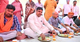 श्रमिक दिवस पर सेवा सदन में सामूहिक भोजन एवं संवाद कार्यक्रम आयोजित, मंत्री गजेन्द्र यादव ने बढ़ाया श्रमिकों का उत्साह…..