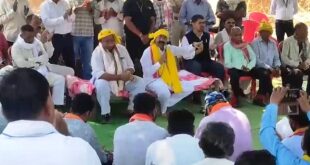उप मुख्यमंत्री अरुण साव ने आम पेड़ के नीचे लगाई चौपाल, ग्रामीणों से योजनाओं का लिया फीडबैक, देवगुड़ी निर्माण के लिए 5 लाख देने की घोषणा….