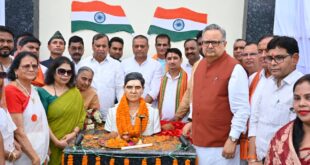 भाटापारा में गौरव का दिन : विधानसभा अध्यक्ष डॉ. रमन सिंह ने किया छत्तीसगढ़ महतारी और शहीद खोण्डे की प्रतिमा का अनावरण….