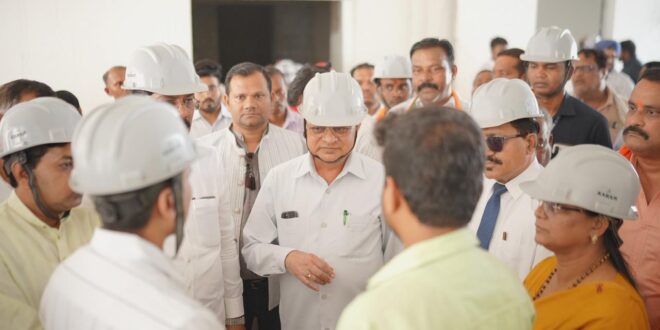 वाणिज्य उद्योग एंव श्रम मंत्री लखनलाल देवांगन ने निर्माणाधीन मेडिकल कॉलेज का किया निरीक्षण…..