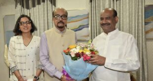 राज्यपाल रमेन डेका ने किया लोकसभा अध्यक्ष बिड़ला का आत्मीय स्वागत….