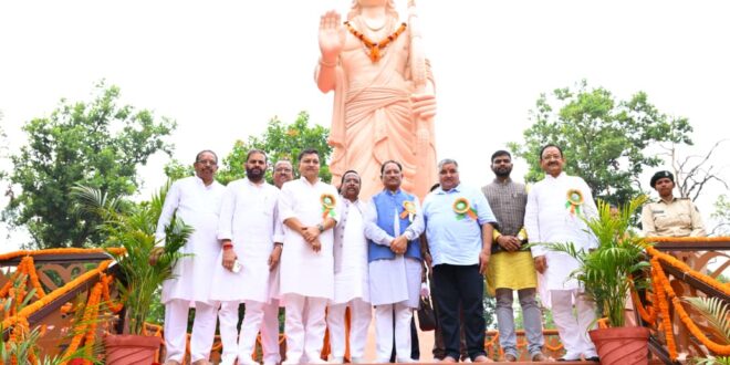 मातृशक्ति एवं प्रकृति के प्रति श्रद्धा का अनुपम संगम : मुख्यमंत्री विष्णु देव साय ने फॉरेस्ट रेस्ट हाउस “राम वाटिका” में स्थापित भगवान श्री राम की प्रतिमा को नमन कर प्राप्त किया आशीर्वाद….