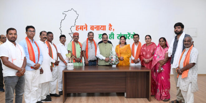 डोंगरगांव की बहुप्रतीक्षित मांग पूरी, बना नगर पालिका, उप मुख्यमंत्री अरुण साव से डोंगरगांव के जनप्रतिनिधियों और नागरिकों ने मिलकर जताया आभार…..