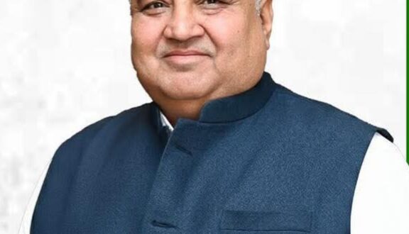 अंबिकापुर-हजरत निजामुद्दीन एक्सप्रेस अब सप्ताह में दो दिन, केंद्रीय रेलवे मंत्रालय के फैसले का मंत्री राजेश अग्रवाल ने किया स्वागत, कहा- यात्रियों की वर्षों पुरानी मांग हुई पूरी….