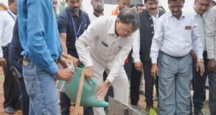 ‘‘एक पेड़ मां के नाम‘‘ अभियान के तहत मंत्री लखन लाल देवांगन ने किया पौधरोपण, दिया पर्यावरण संरक्षण का संदेश….