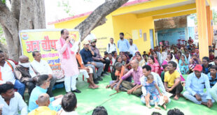 उप मुख्यमंत्री अरुण साव ने एटीआर क्षेत्र के गांवों में लगाई जनचौपाल, ग्रामीणों की सुनी समस्याएं, अधिकारियों को त्वरित निराकरण के दिए निर्देश…