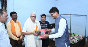 सेवा, सुशासन और जनकल्याण के 12 वर्ष: वित्त मंत्री ओ.पी. चौधरी ने प्रबुद्धजनों से किया संवाद, विशेष जनसंपर्क अभियान के तहत वरिष्ठ नागरिकों, शिक्षाविद् एवं अधिवक्ता का किया सम्मान….
