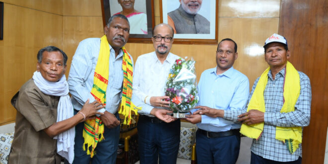 राज्यपाल रमेन डेका से अखिल भारतीय गोंड़वाना गोंड़ महासभा के पदाधिकारियों ने की सौजन्य भेंट….