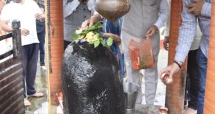 श्रम मंत्री लखनलाल देवांगन ने कोपाबेड़ा शिव मंदिर में की पूजा-अर्चना