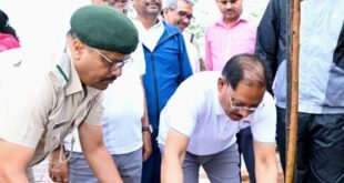 मुख्यमंत्री विष्णु देव साय ने एक पेड़ माँ के नाम अभियान के तहत किया पौधारोपण….