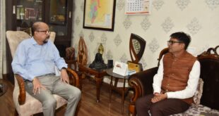 राज्यपाल रमेन डेका से वित्त मंत्री ओ.पी. चौधरी ने सौजन्य भेंट की….