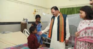 स्वास्थ्य मंत्री जायसवाल ने कांकेर जिला अस्पताल सहित विभिन्न स्वास्थ्य केन्द्रों का निरीक्षण, मरीजों व परिजनों से मुलाकात कर जाना हालचाल…..