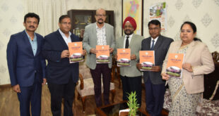राज्यपाल रमेन डेका को प्रमुख लोकायुक्त उबोवेजा ने आयोग का वार्षिक प्रतिवेदन सौंपा…