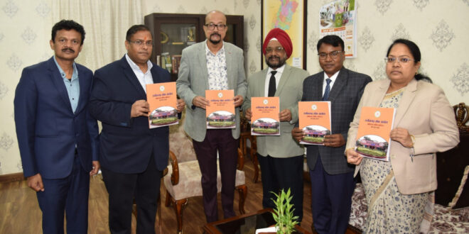 राज्यपाल रमेन डेका को प्रमुख लोकायुक्त उबोवेजा ने आयोग का वार्षिक प्रतिवेदन सौंपा…