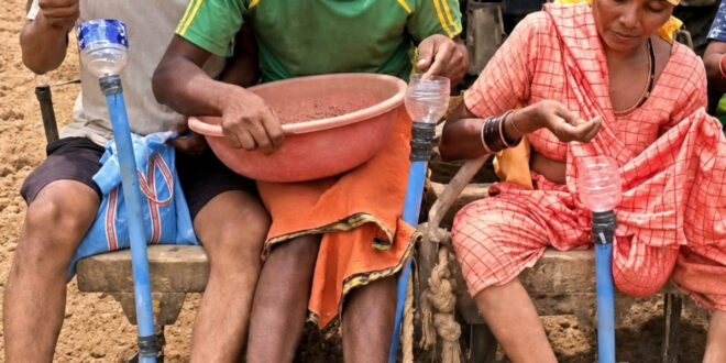 मुख्यमंत्री विष्णु देव साय के कृषि नवाचार को बढ़ावा देने के संकल्प को मिली नई उड़ान, प्रगतिशील किसान भानुप्रताप ने जुगाड़ तकनीक से तैयार की सीड ड्रिल…