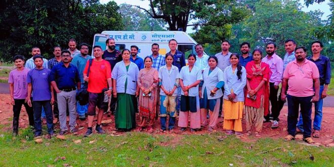 दूरस्थ वनांचल के ग्राम डोडीतुमनार में गूंजी बेहतर स्वास्थ्य सेवाओं की मिसाल, मुख्यमंत्री स्वास्थ्य बस्तर अभियान से नेफ्रोटिक सिंड्रोम पीड़ित बालक को मिला नया जीवन, विश्व स्वास्थ्य संगठन (WHO) टीम ने की सराहना…..