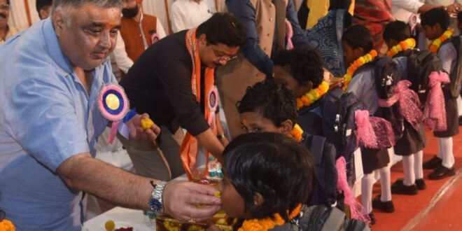 ’शिक्षा ही सफलता का मूल मंत्र है, कोई भी बच्चा शिक्षा से वंचित न रहे : पर्यटन मंत्री राजेश अग्रवाल’….
