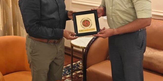 भारत सरकार के पर्यटन मंत्रालय के अतिरिक्त सचिव एवं महानिदेशक सुमन बिल्ला का रायपुर एयरपोर्ट पर हुआ आत्मीय स्वागत…..
