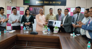 छत्तीसगढ़ स्टेट वेयरहाउसिंग कार्पोरेशन के कर्मचारियों को उपहार…..