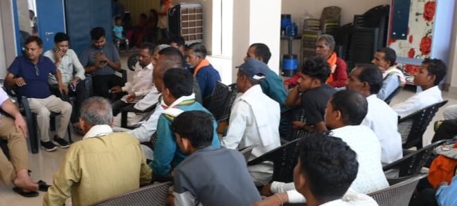 जनदर्शन में मंत्री राजेश अग्रवाल ने सुनीं ग्रामीणों की समस्याएं, त्वरित समाधान के दिए निर्देश