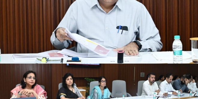 शत-प्रतिशत सत्यापन कर पात्र हितग्राहियों को योजनाओं का लाभ सुनिश्चित करें: मुख्य सचिव विकास शील…