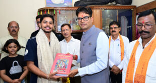 विश्व रिकॉर्ड के साथ जूनियर वर्ल्ड कप में स्वर्ण पदक जीतने वाले दिव्यांशु देवांगन का वित्त मंत्री ओपी चौधरी ने किया सम्मान….