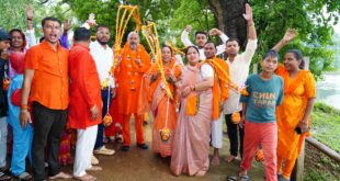 बरसते पानी में नहीं रुके शिवभक्तों के कदम, जितेन्द्र वर्मा के नेतृत्व में बोल बम के जयघोष के साथ पाटन से टोलाघाट तक निकली भव्य कांवर यात्रा…