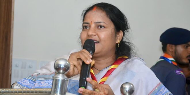 मंत्री लक्ष्मी राजवाड़े ने सैनिक भाइयों के लिए भेजे रक्षा सूत्र, ऑपरेशन सिपाही रक्षा सूत्र 0.4 के तहत सरगुजा से सैनिकों तक पहुंचेगा छत्तीसगढ़ की बहनों का स्नेह, सम्मान और आशीर्वाद…..
