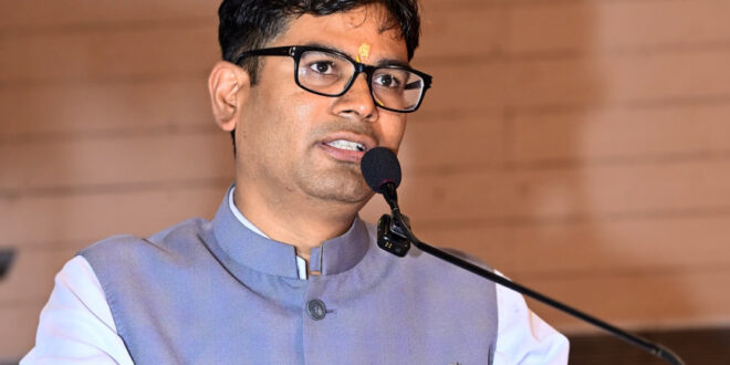 भगवान सहस्रबाहु की प्रतिमा का अनावरण, सामाजिक एकता और नई पीढ़ी के उत्थान का दिया संदेश, वित्त मंत्री ओ.पी. चौधरी एवं स्वास्थ्य मंत्री श्याम बिहारी जायसवाल ने किया प्रतिमा का अनावरण…..
