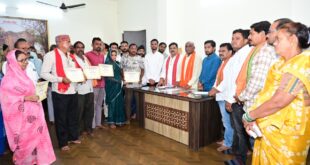 उप मुख्यमंत्री विजय शर्मा ने कवर्धा के हितग्राहियों को सौंपे पीएम आवास योजना शहरी 2.0 के स्वीकृति पत्र…..