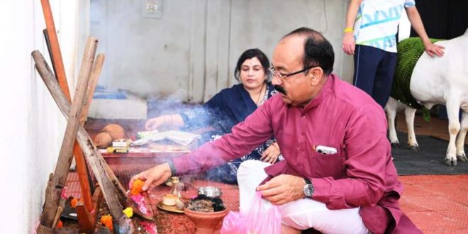 उप मुख्यमंत्री अरुण साव ने प्रदेशवासियों को दी हरेली की बधाई, गौमाता और कृषि औजारों की पूजा-अर्चना कर अच्छी फसल व खुशहाली का कामना की…