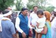 बाढ़ प्रभावित परिवारों के बीच पहुंचे वन मंत्री केदार कश्यप,पालकी गांव में राहत सामग्री और सहायता राशि का किया वितरण, हरसंभव मदद का दिलाया भरोसा… बाढ़ प्रभावित परिवारों के बीच पहुंचे वन मंत्री केदार कश्यप,पालकी गांव में राहत सामग्री और सहायता राशि का किया वितरण, हरसंभव मदद का दिलाया भरोसा…