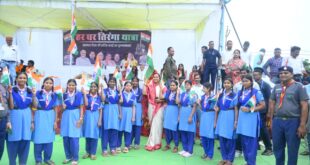 मंत्री लक्ष्मी राजवाड़े के नेतृत्व में सूरजपुर जिले में निकलीं भव्य तिरंगा यात्राएं….