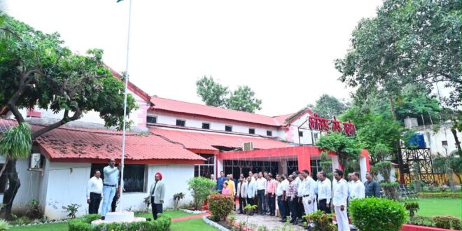 छत्तीसगढ़ लोक आयोग में गरिमामय ढंग से मनाया गया स्वतंत्रता दिवस, न्यायमूर्ति आई.एस. उबोवेजा ने किया ध्वजारोहण….
